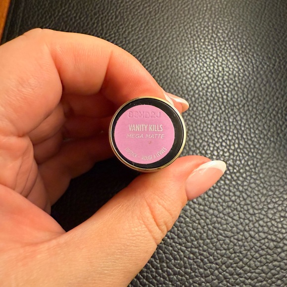 Urban Decay Vanity Kills Lipstick - Picture 3 of 3